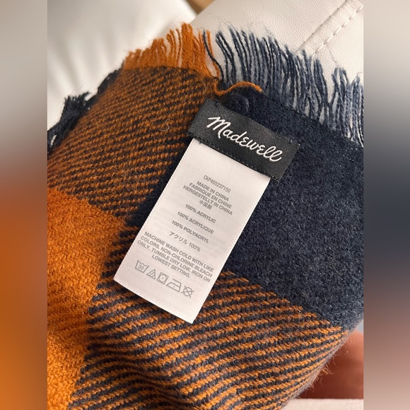 ❌SOLD Madewell Buffalo Check Blanket Scarf - Picture 7 of 7